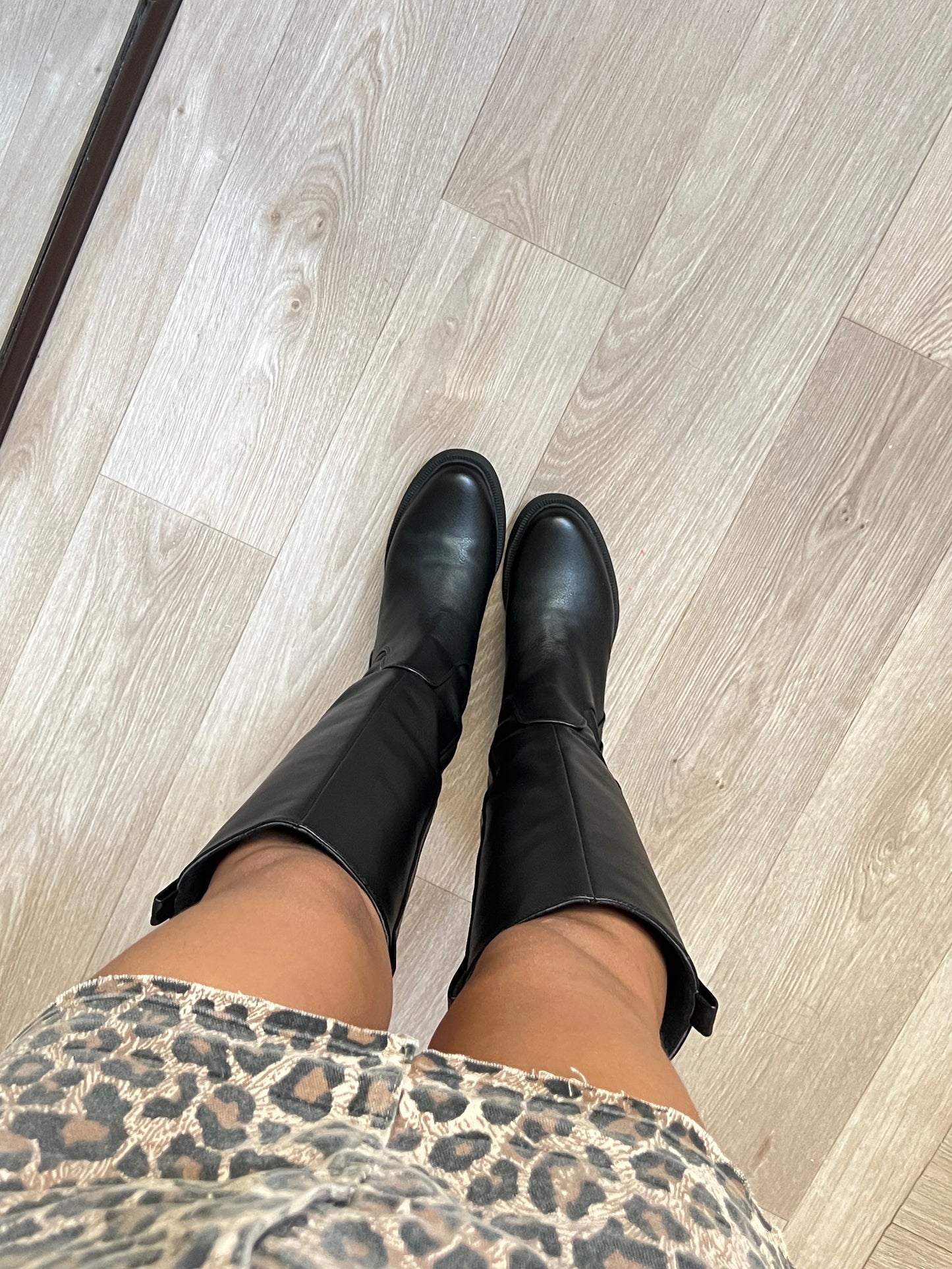 Bota caña alta Milán negro