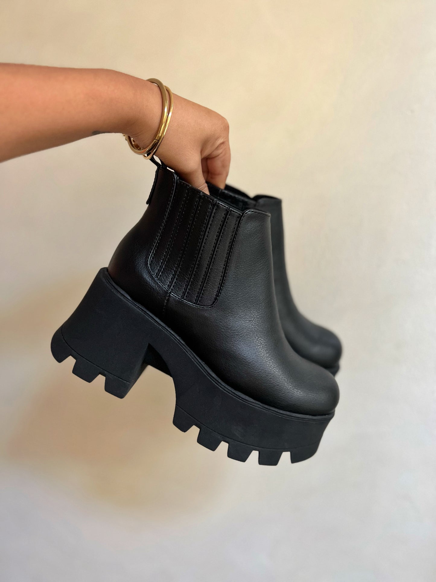 Botines Chelsea negro