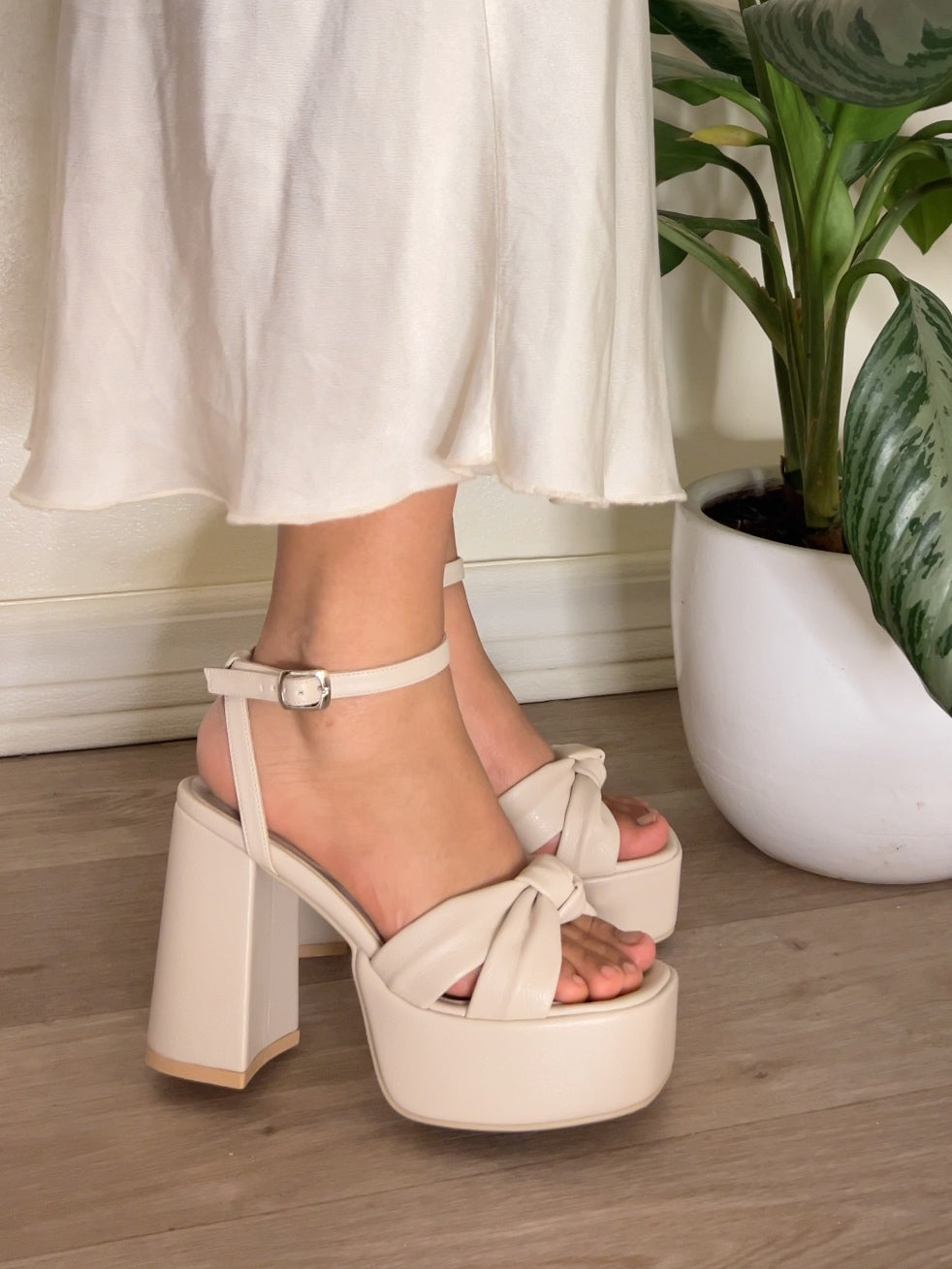 Tacón hueso - Daisy