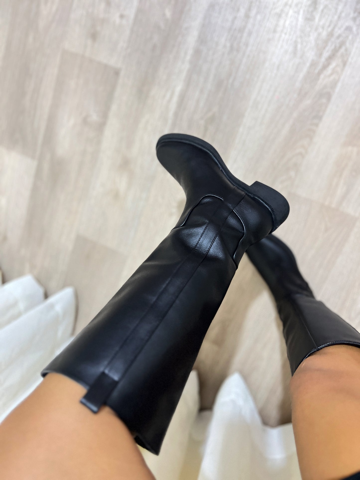 Bota caña alta Milán negro