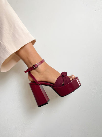 Tacones Daisy vino charol