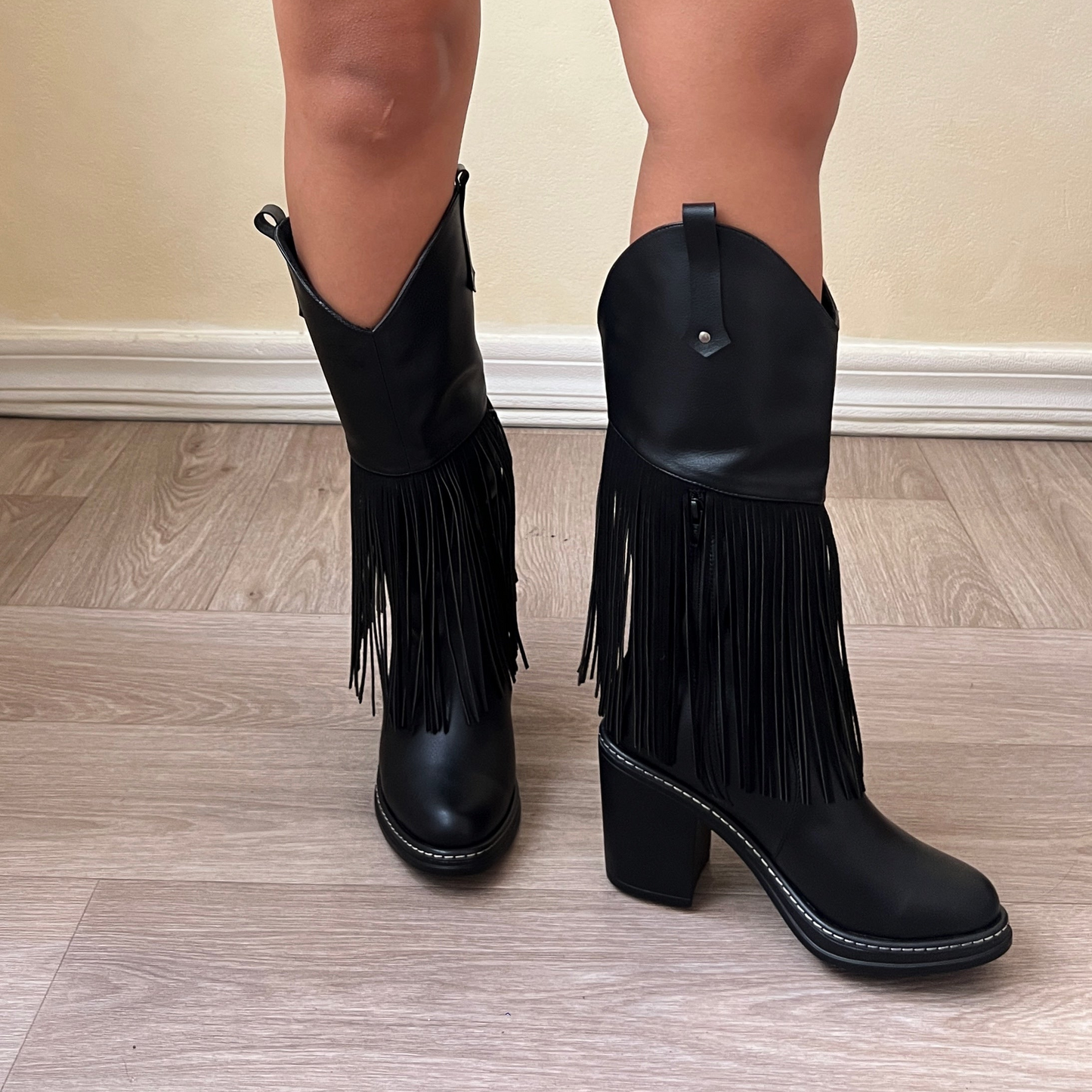 Botas Sienna flecos negro
