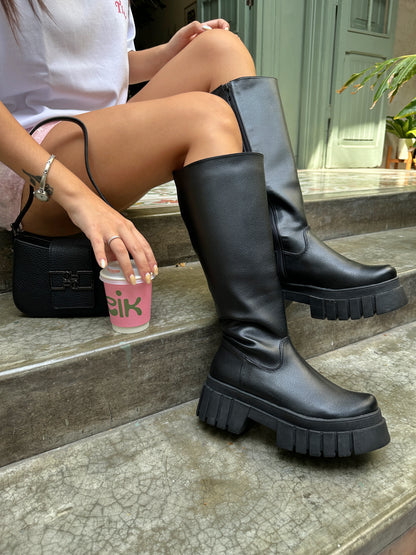 Bota caña alta Simone negro