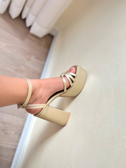 Tacón dorado - Steffi