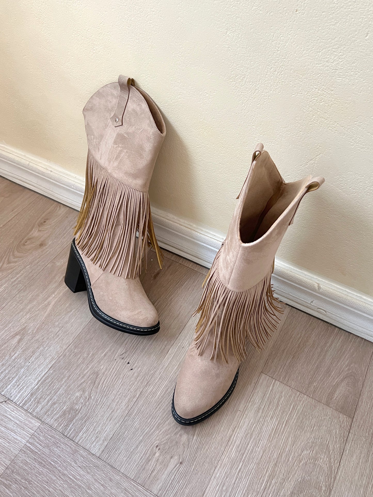 Botas Sienna flecos beige