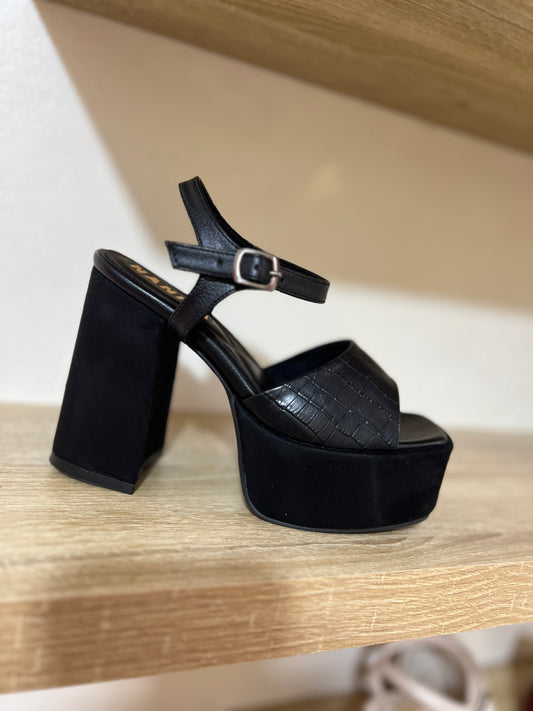 Tacones Monique negro croco